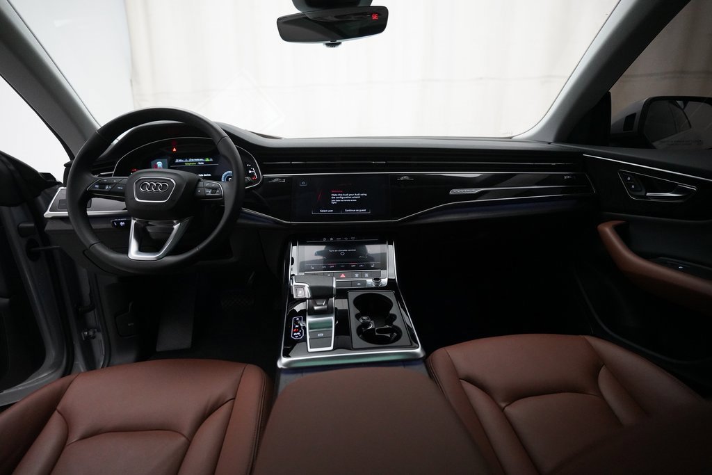 Used 2022 Audi Q8 Premium image 5