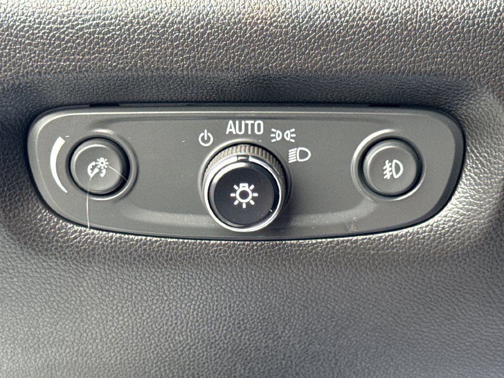 Used 2019 Chevrolet Traverse LT w/ LT Premium Package AWD/4WD image 36