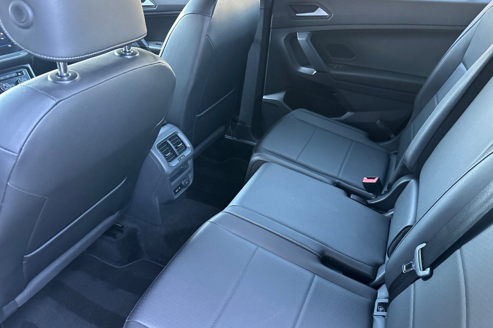 Used 2019 Volkswagen Tiguan SEL R-Line image 15