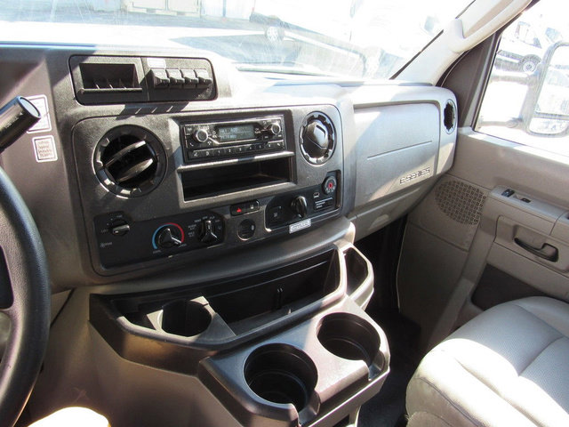 Used 2022 Ford E-350 and Econoline 350 Super Duty image 29