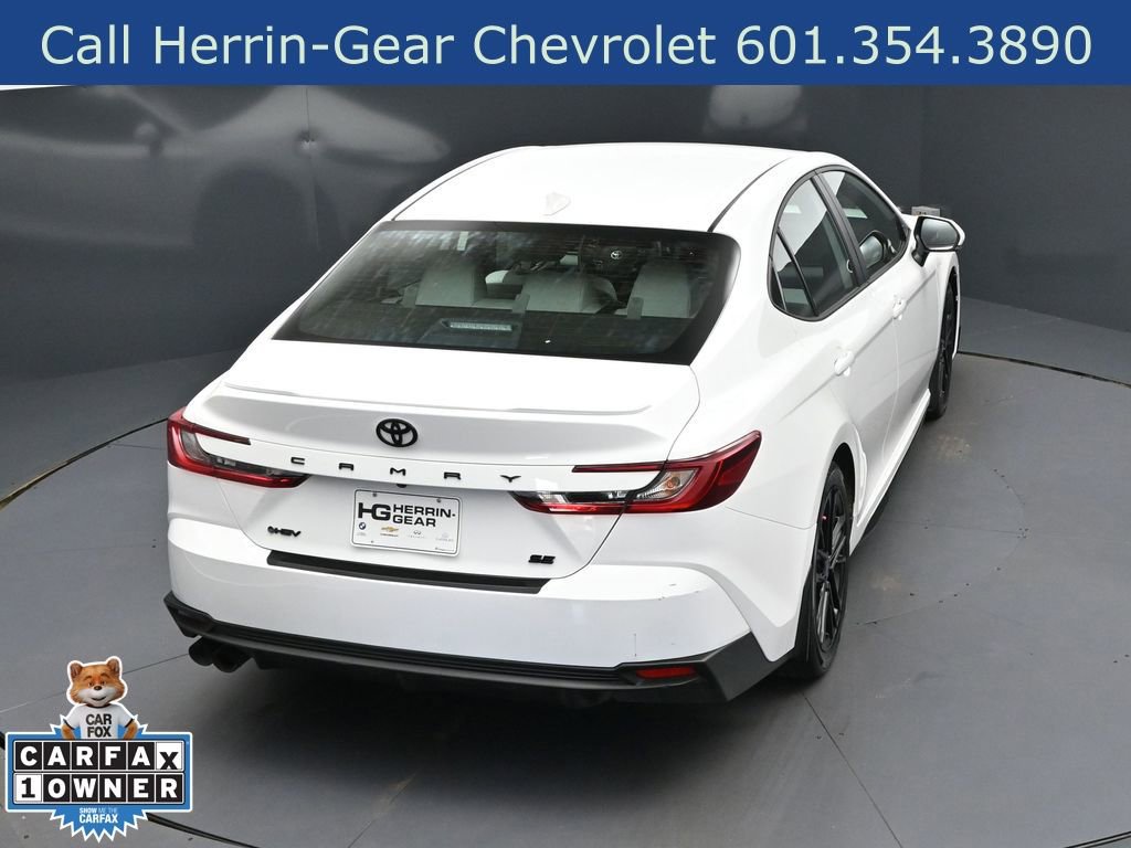 Used 2025 Toyota Camry SE w/ Convenience Package image 35