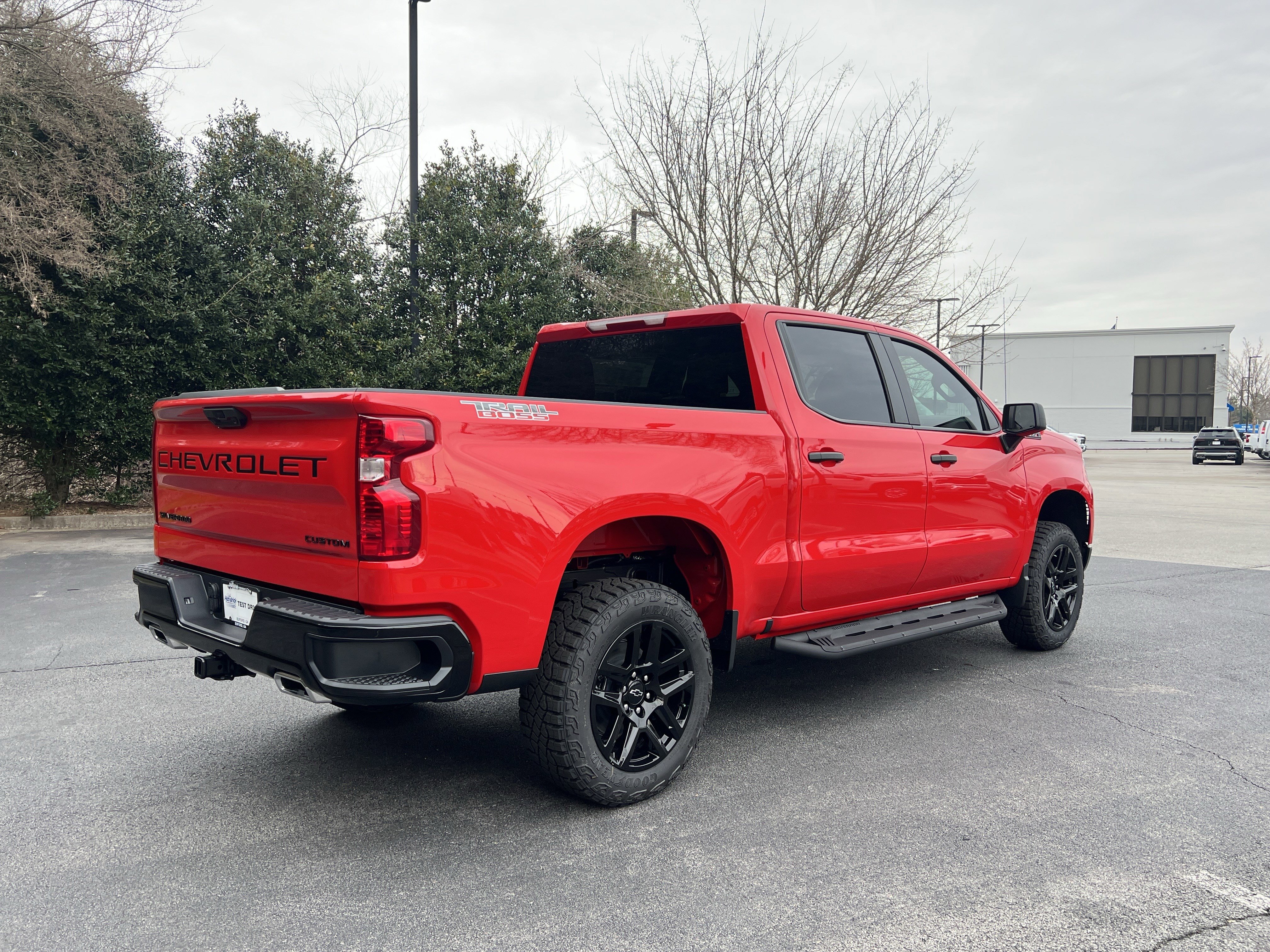 Used 2026 Chevrolet Silverado 1500 Custom Trail Boss w/ LPO, Dark Essentials Package image 9