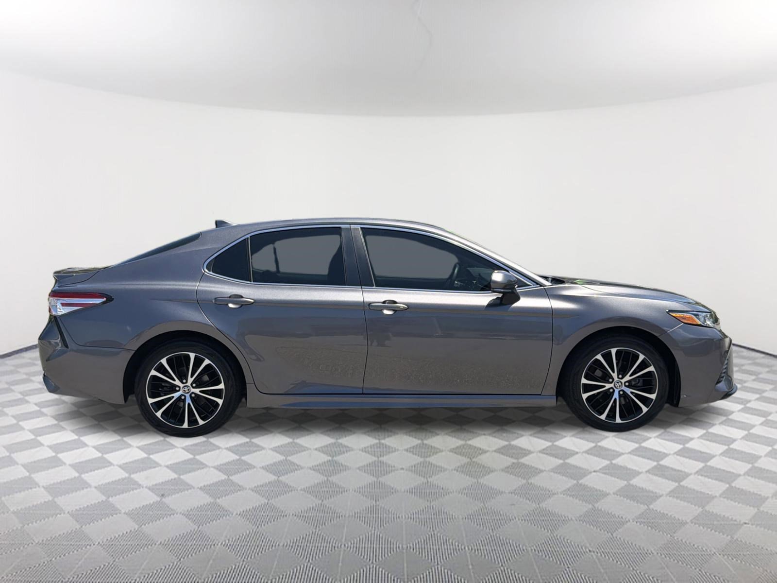 Certified 2020 Toyota Camry SE w/ Convenience Package FWD image 18