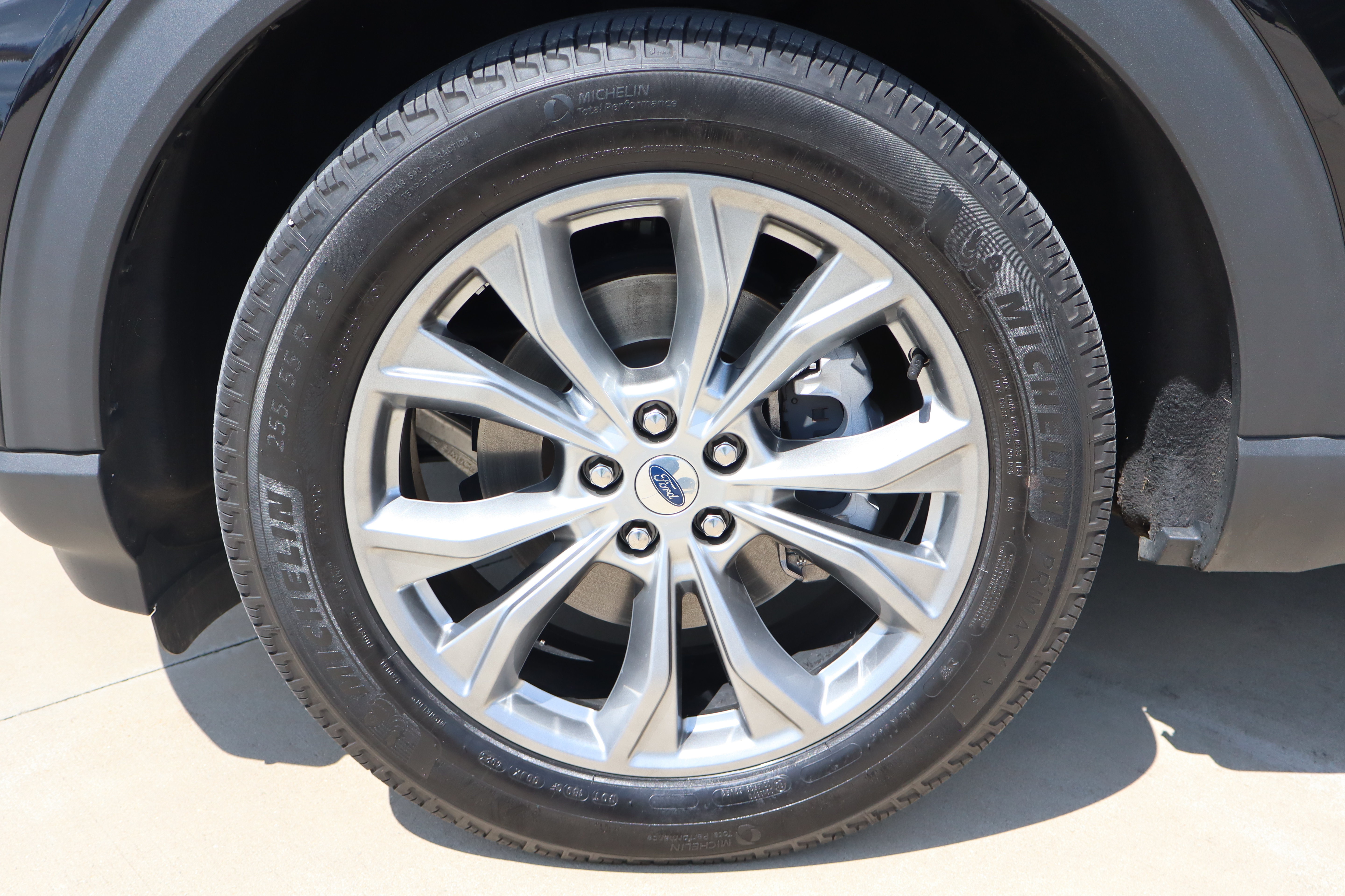 Used 2023 Ford Explorer XLT w/ Equipment Group 202A AWD/4WD image 34
