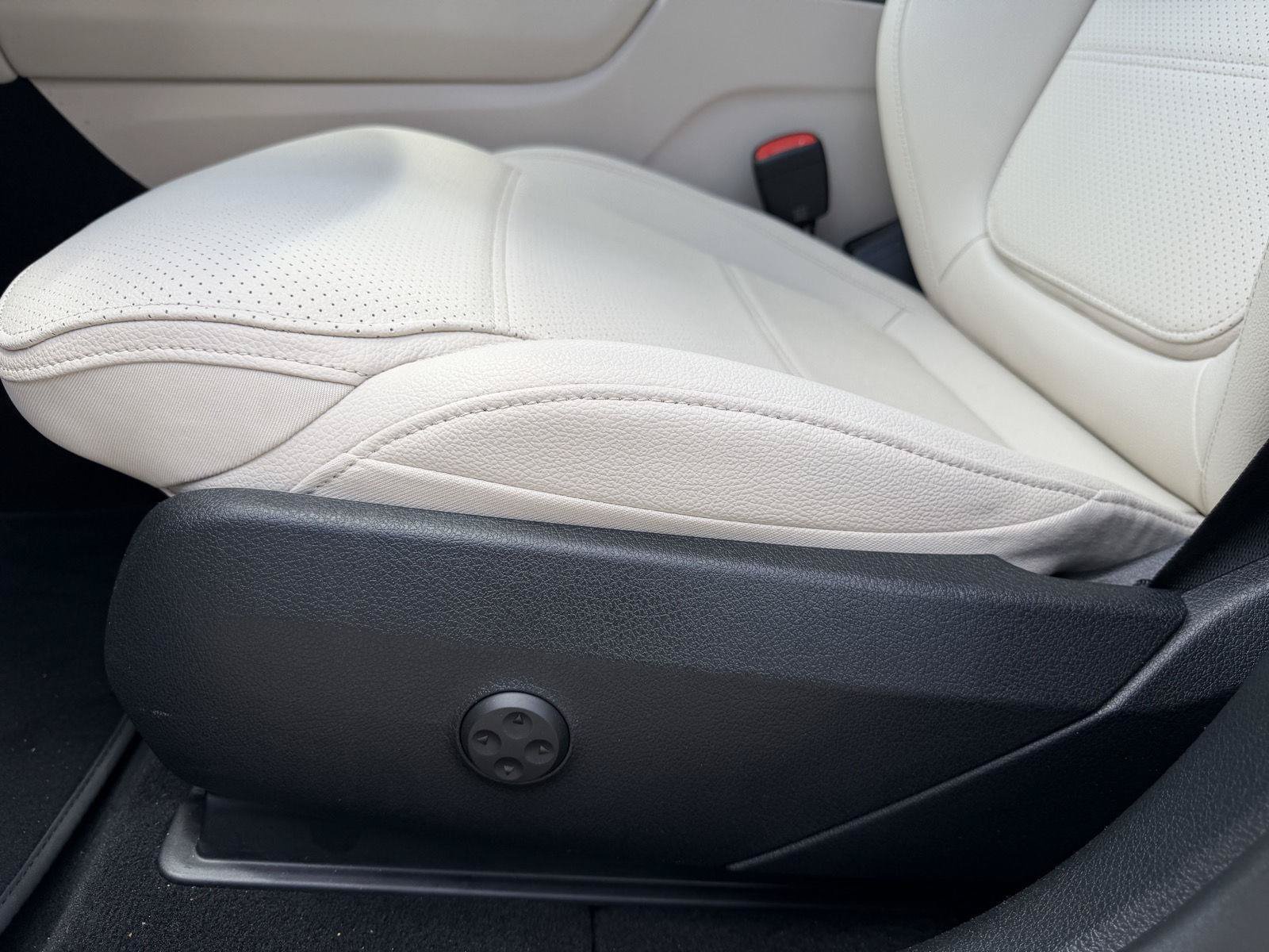 Certified 2026 Mercedes-Benz GLC 300 image 7