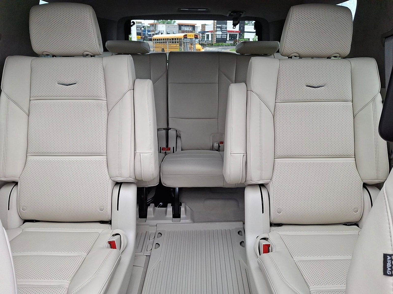 Used 2024 Cadillac Escalade Premium Luxury Platinum AWD/4WD image 13