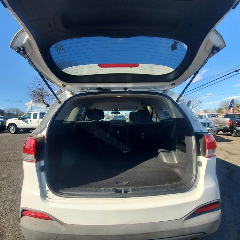 Used 2016 Kia Sorento AWD image 25