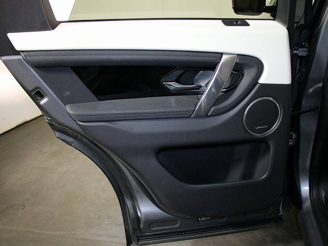 Used 2023 Land Rover Discovery Sport SE image 27