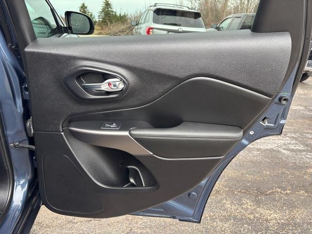 Used 2020 Jeep Cherokee Limited AWD/4WD image 14