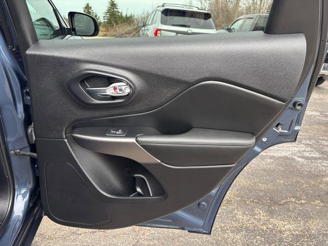 Used 2020 Jeep Cherokee Limited image 14