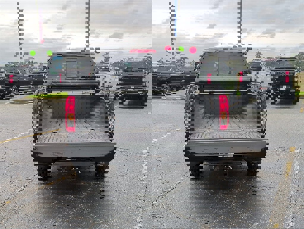 Used 2020 Nissan Frontier SV image 5