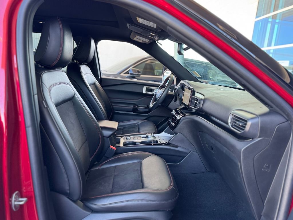 Used 2023 Ford Explorer ST-Line w/ Class IV Trailer Tow Package AWD/4WD image 25