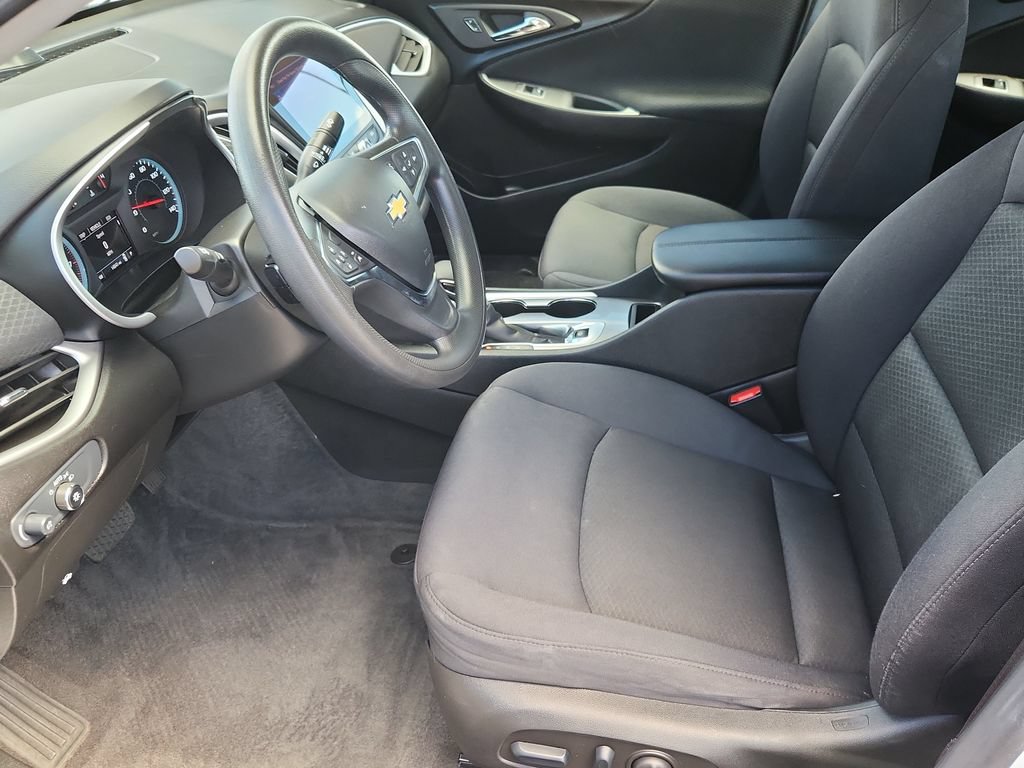 Used 2025 Chevrolet Malibu LT FWD image 7