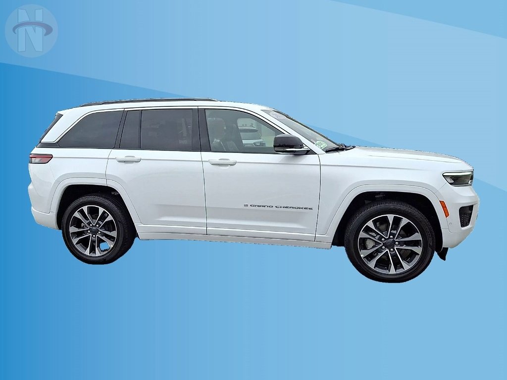 Certified 2025 Jeep Grand Cherokee Overland w/ Adv Protech Group III image 9