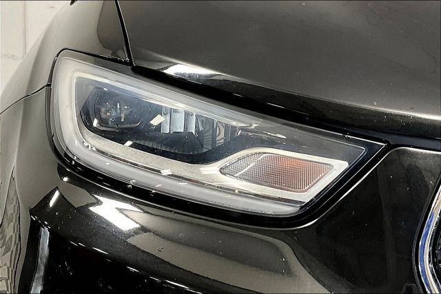 Used 2022 Chrysler Pacifica Touring-L image 27