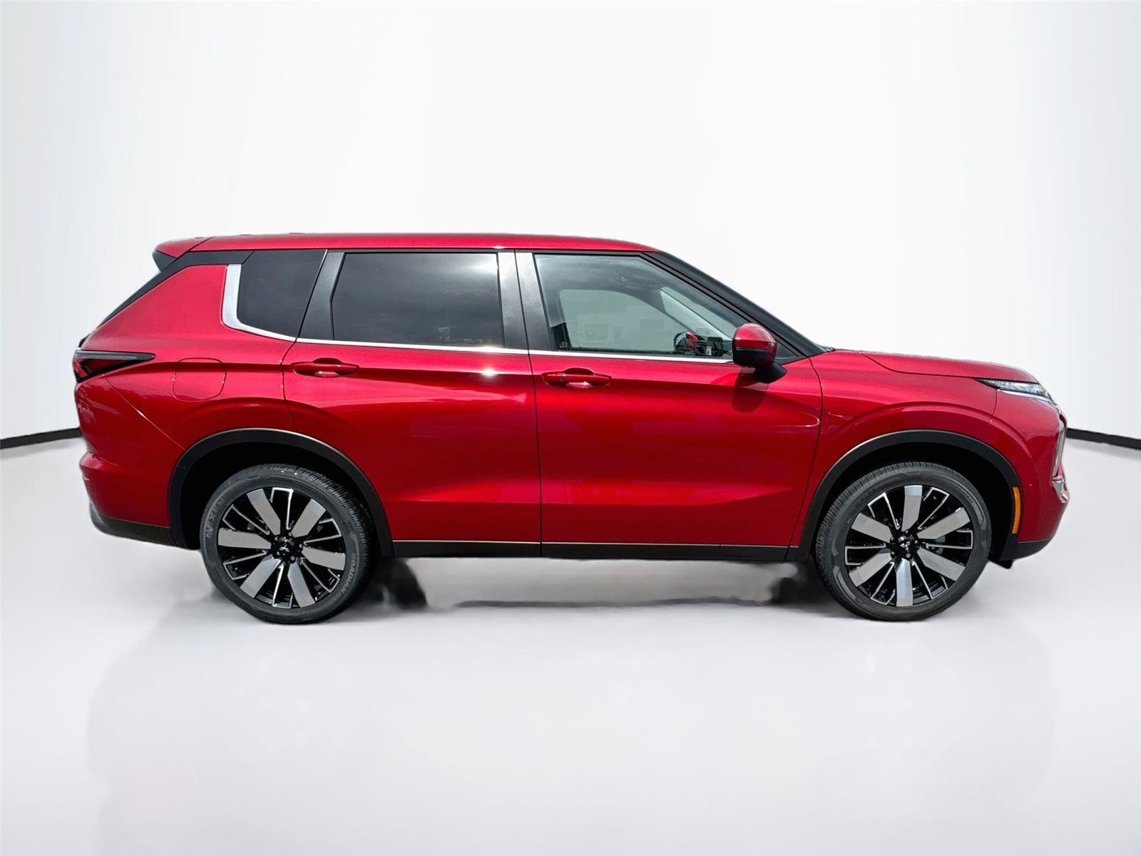 New 2026 Mitsubishi Outlander SE FWD image 6