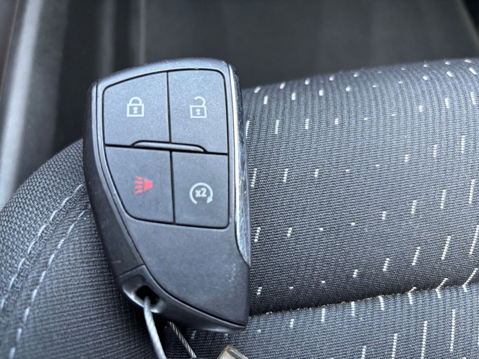 Used 2025 Chevrolet Equinox LT FWD image 24