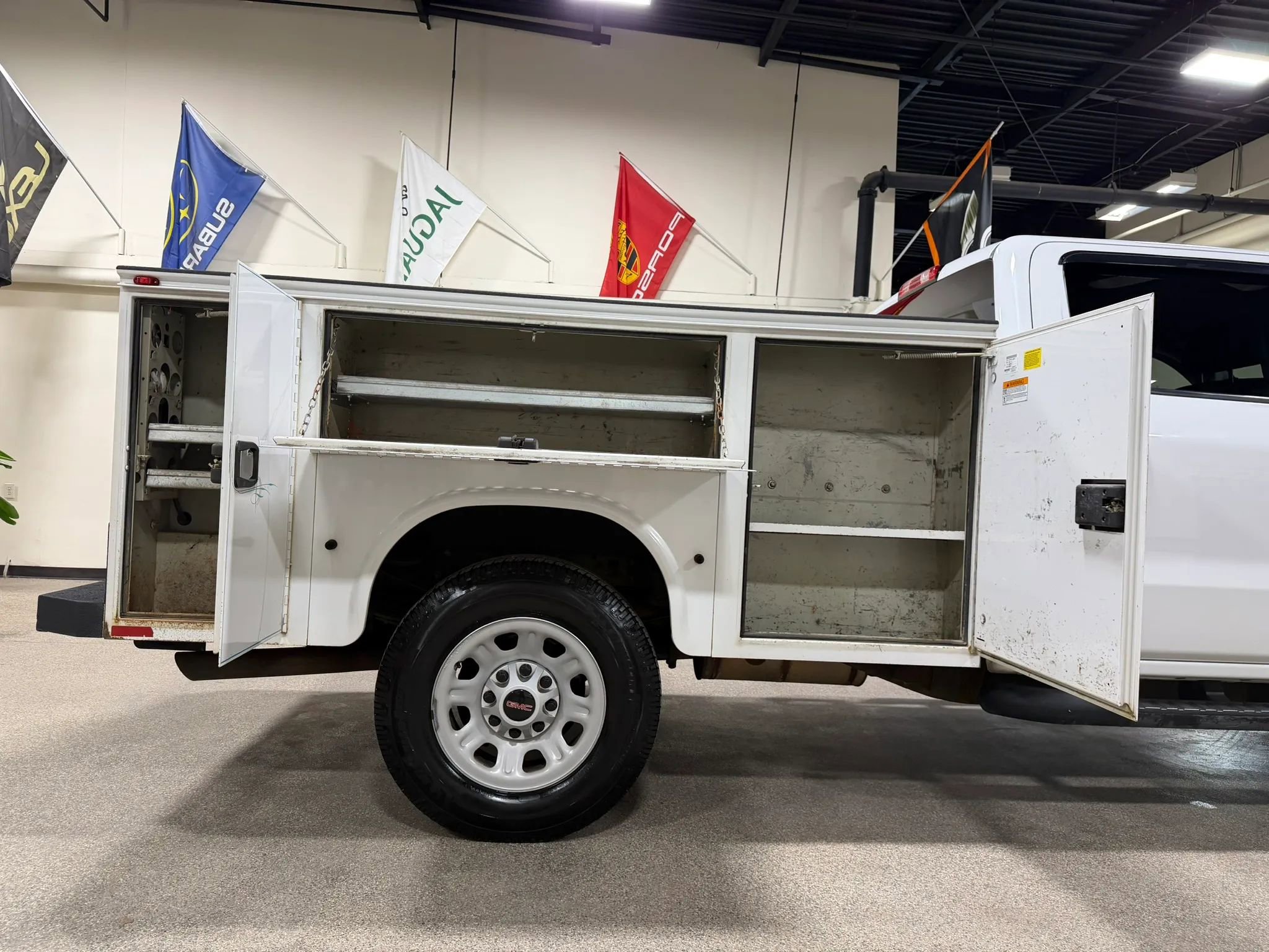 Used 2017 GMC Sierra 3500 4x4 Crew Cab w/ Snow Plow Prep Package image 26
