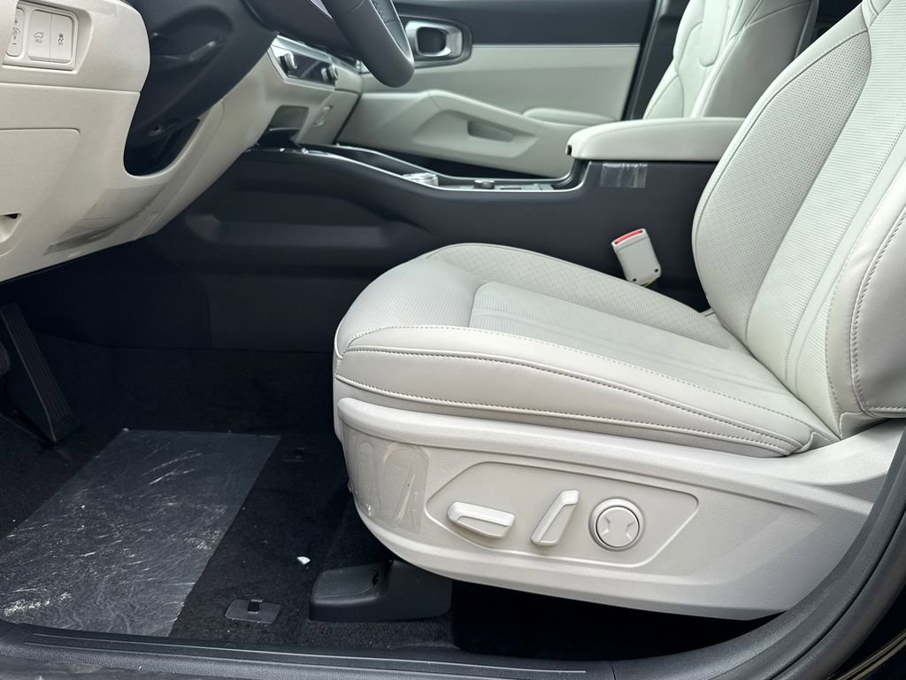 New 2025 Kia Sorento EX image 10