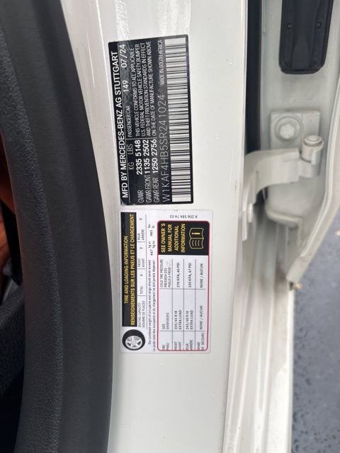 Used 2025 Mercedes-Benz C 300 4MATIC Sedan image 41