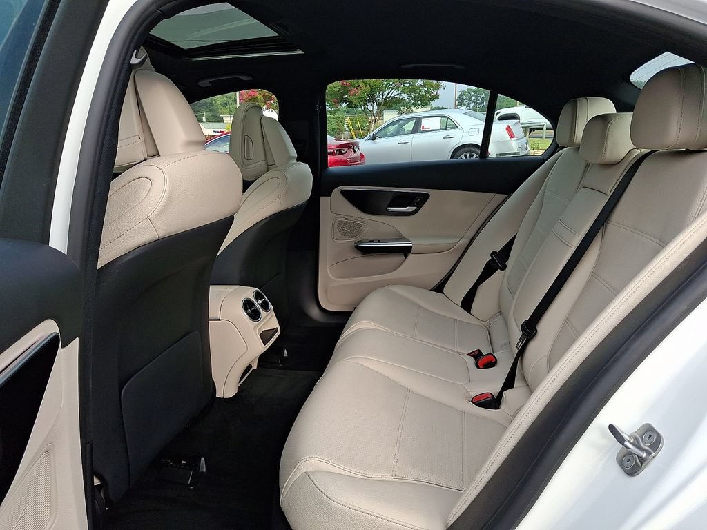 Used 2025 Mercedes-Benz C 300 Sedan image 10