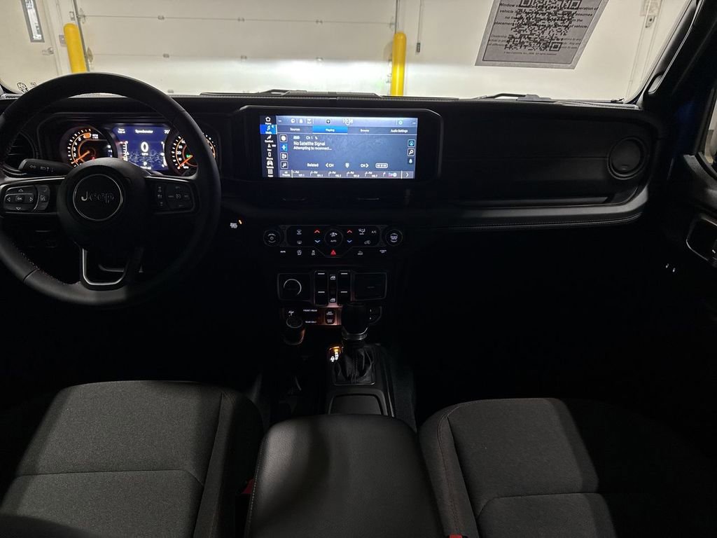 Used 2024 Jeep Wrangler Unlimited Rubicon w/ Capability Package image 10