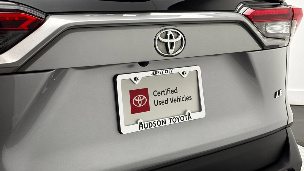 Used 2023 Toyota RAV4 LE FWD image 8