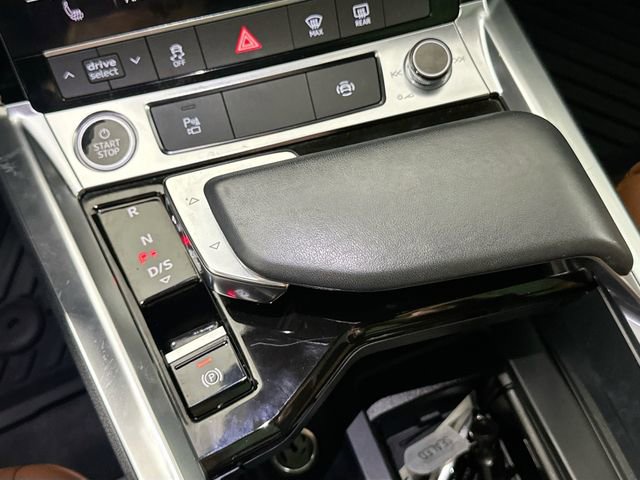 Used 2024 Audi Q8 e-tron Premium image 16