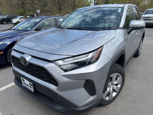 Used 2023 Toyota RAV4 LE AWD/4WD image 3