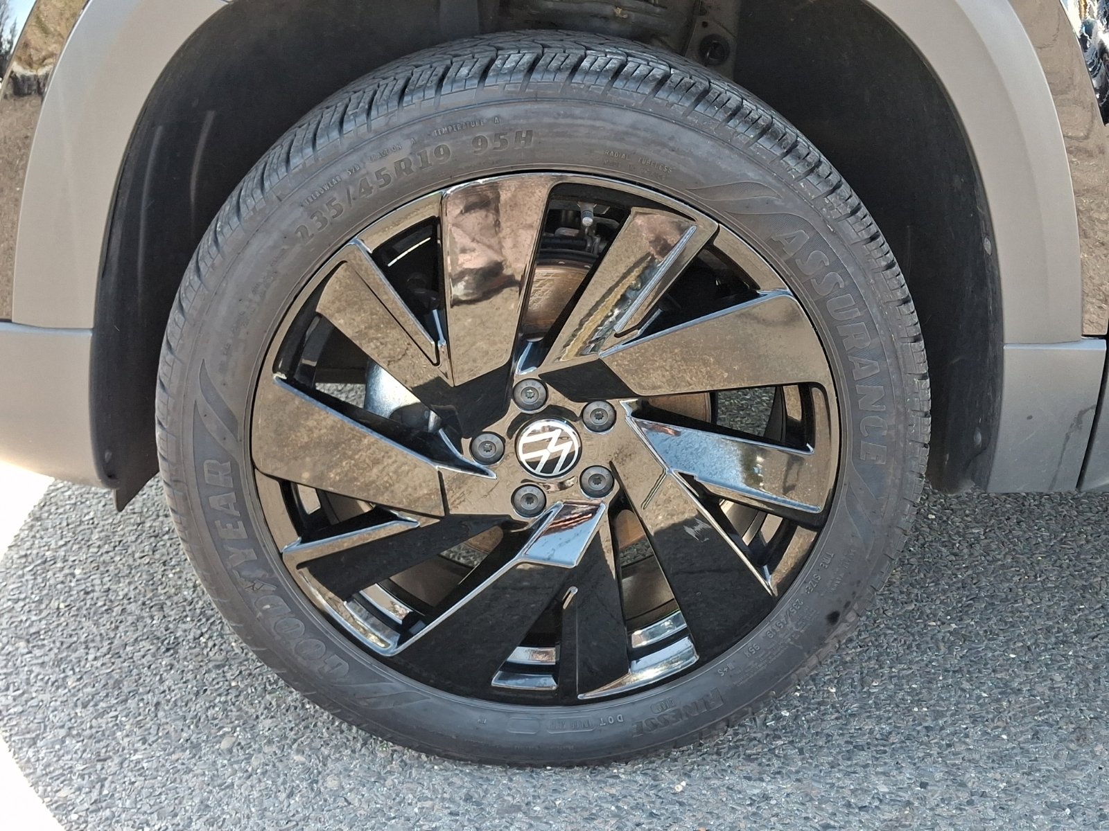 Certified 2024 Volkswagen Taos SE AWD/4WD image 9