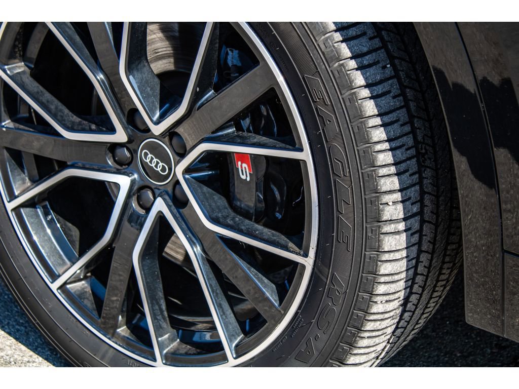 Used 2022 Audi SQ5 Prestige w/ Prestige Package image 8