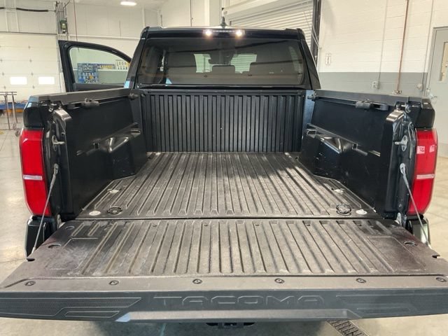 Used 2024 Toyota Tacoma SR5 AWD/4WD image 28