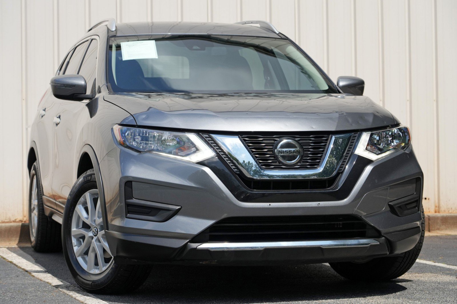 Used 2020 Nissan Rogue SV AWD/4WD image 2