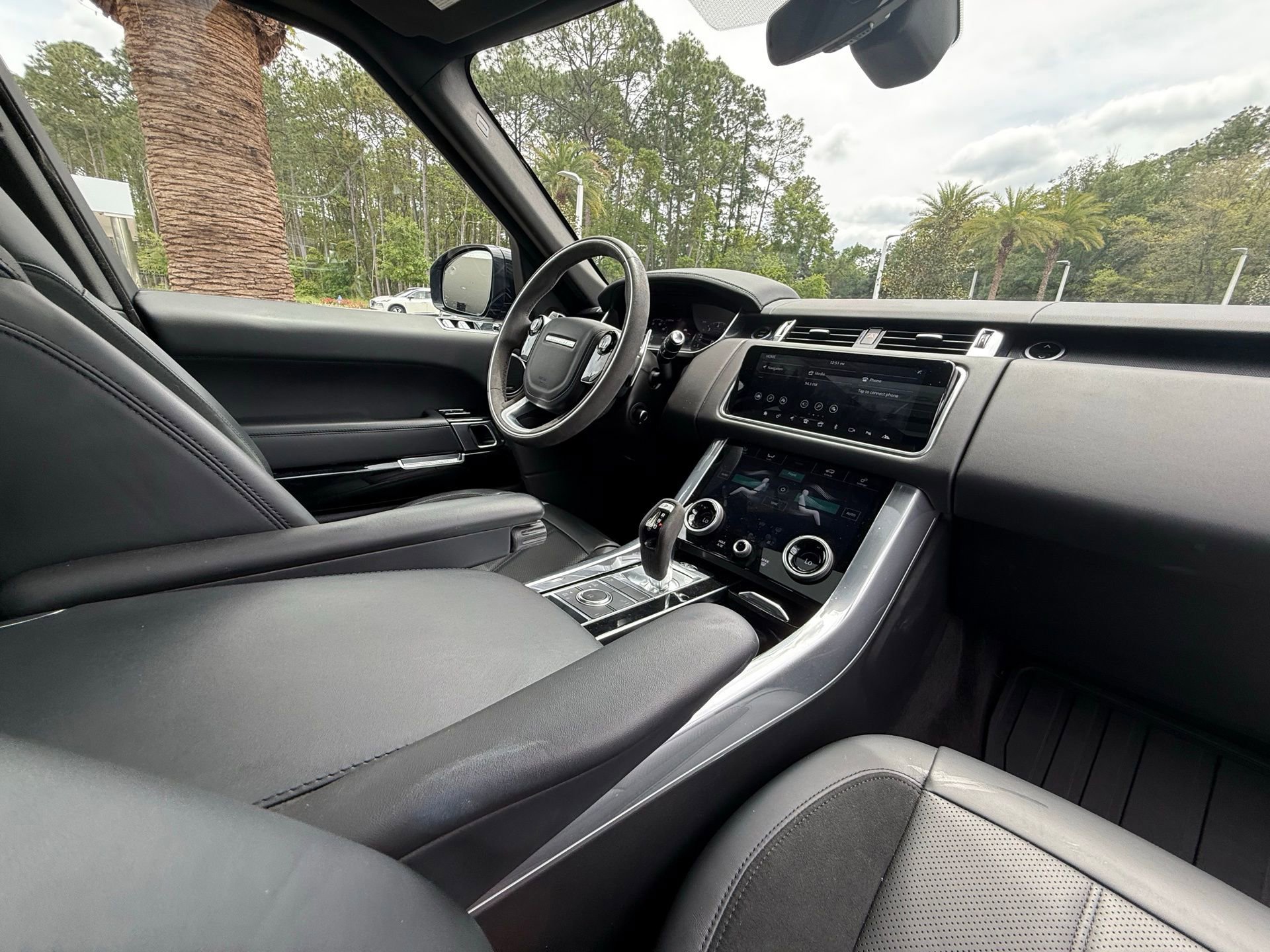 Used 2021 Land Rover Range Rover Sport HST image 31
