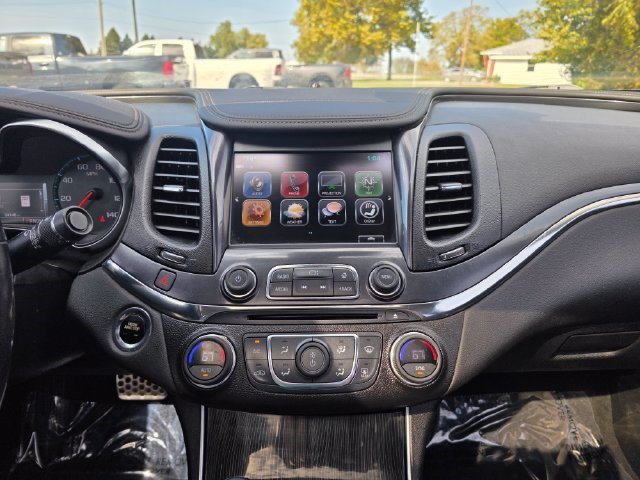 Used 2017 Chevrolet Impala Premier FWD image 27