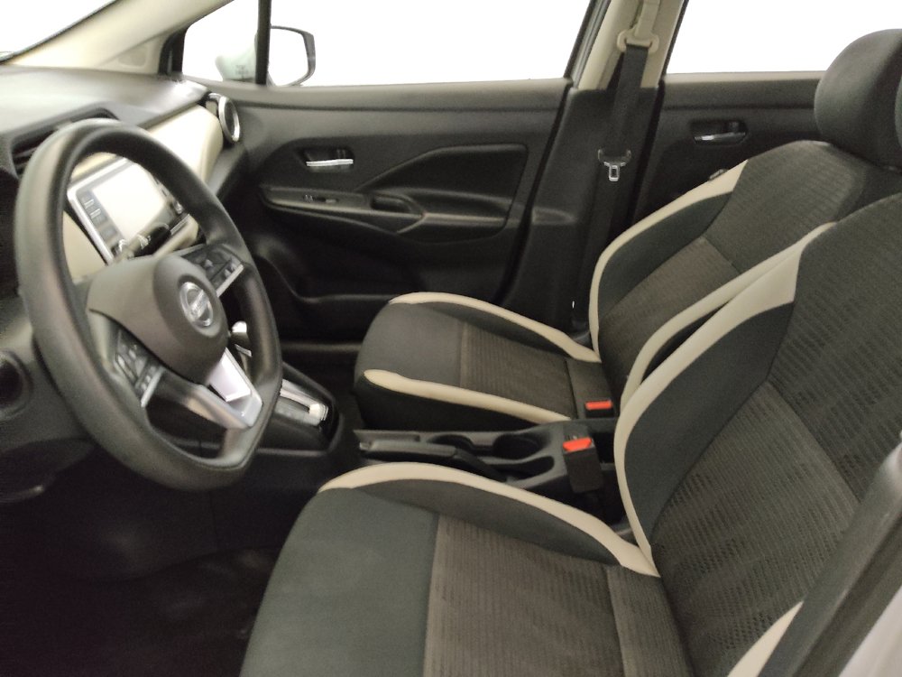 Used 2020 Nissan Versa SV FWD image 17