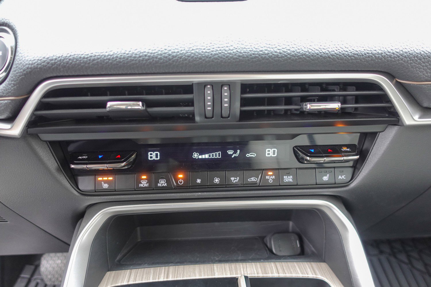 Used 2024 MAZDA CX-90 Plug-In Hybrid w/ Preferred image 19