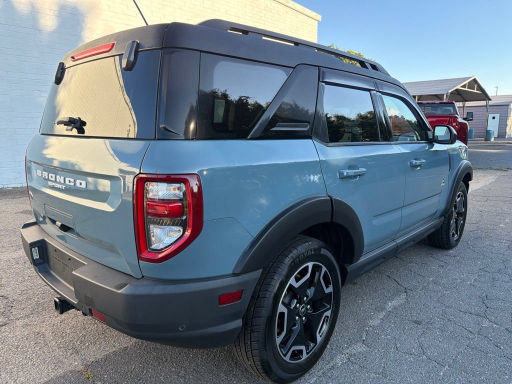 Used 2023 Ford Bronco Sport Outer Banks w/ Tech Package AWD/4WD image 2