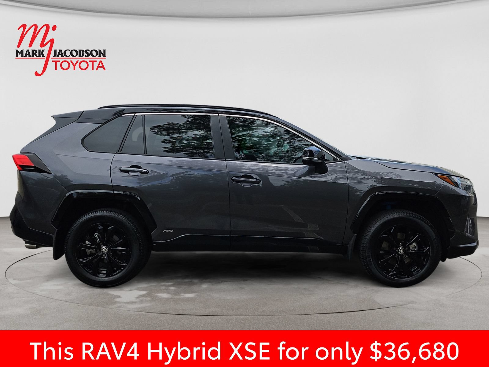 Used 2024 Toyota RAV4 XSE AWD/4WD image 7