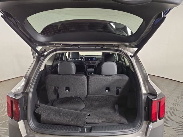 Certified 2026 Kia Sorento EX w/ EX Premium Package image 32