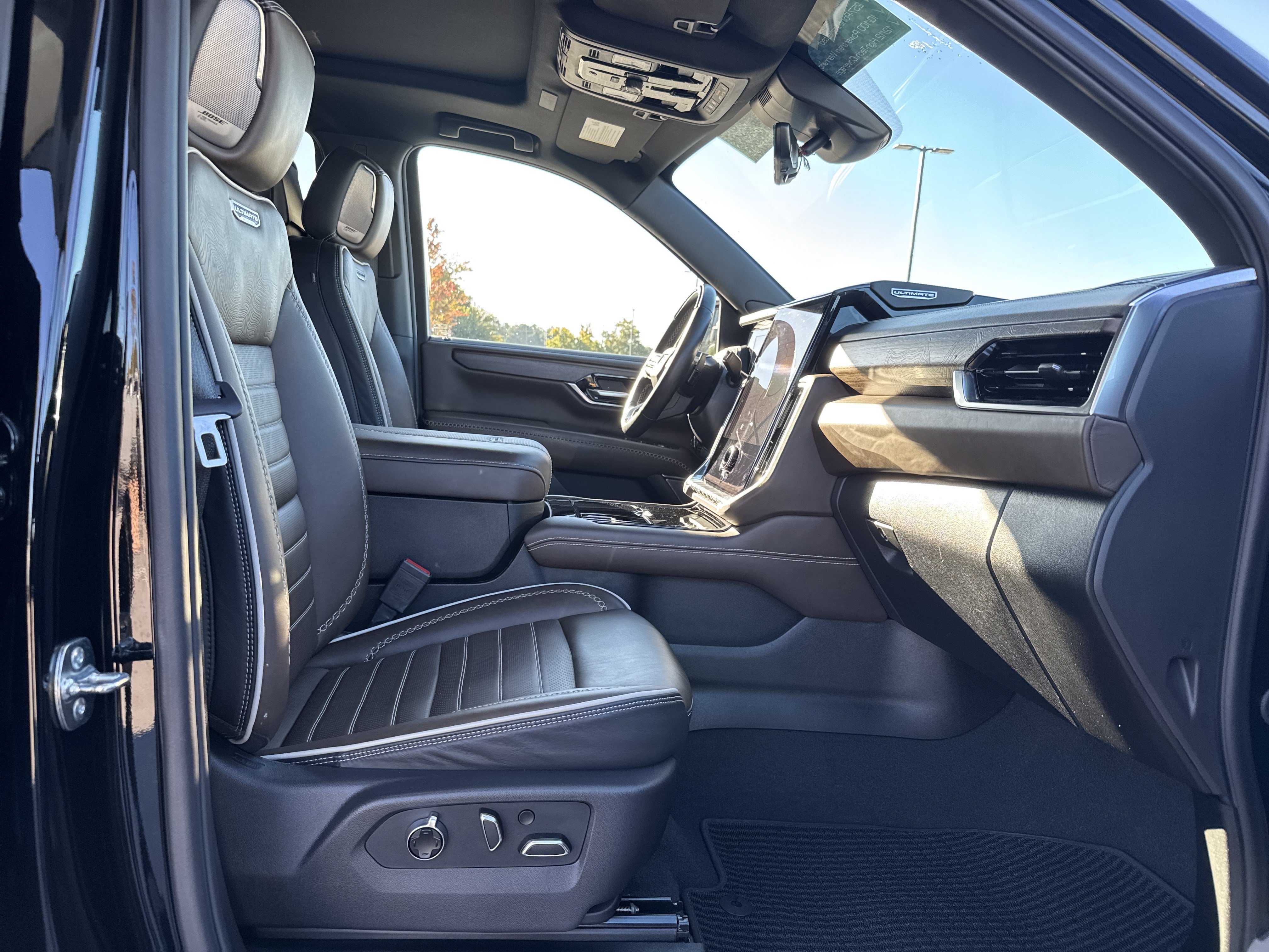 Used 2026 GMC Yukon Denali Ultimate AWD/4WD image 40