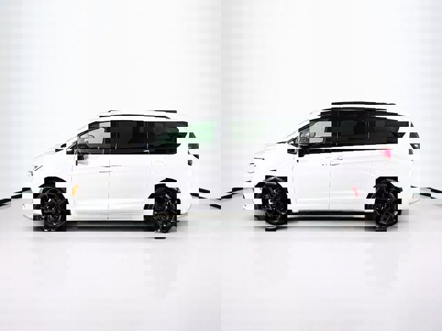 Used 2024 Chrysler Pacifica Touring-L w/ S Appearance Package image 8