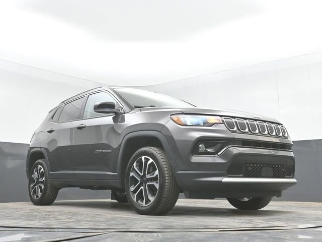 Used 2022 Jeep Compass Limited image 39