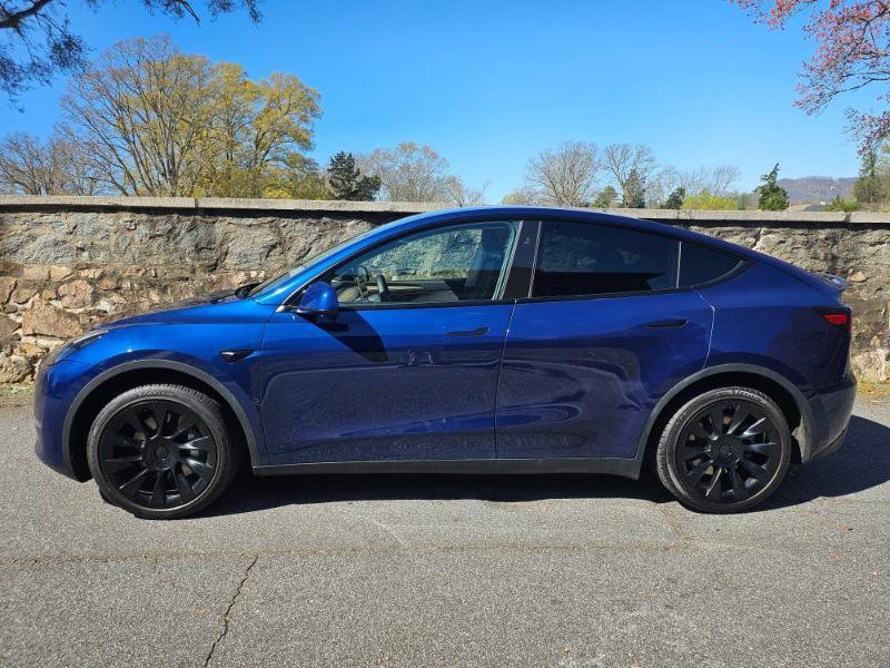 Used 2023 Tesla Model Y RWD image 8