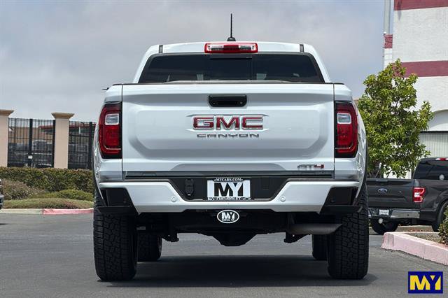 Certified 2024 GMC Canyon AT4 w/ AT4 Premium Package AWD/4WD image 5