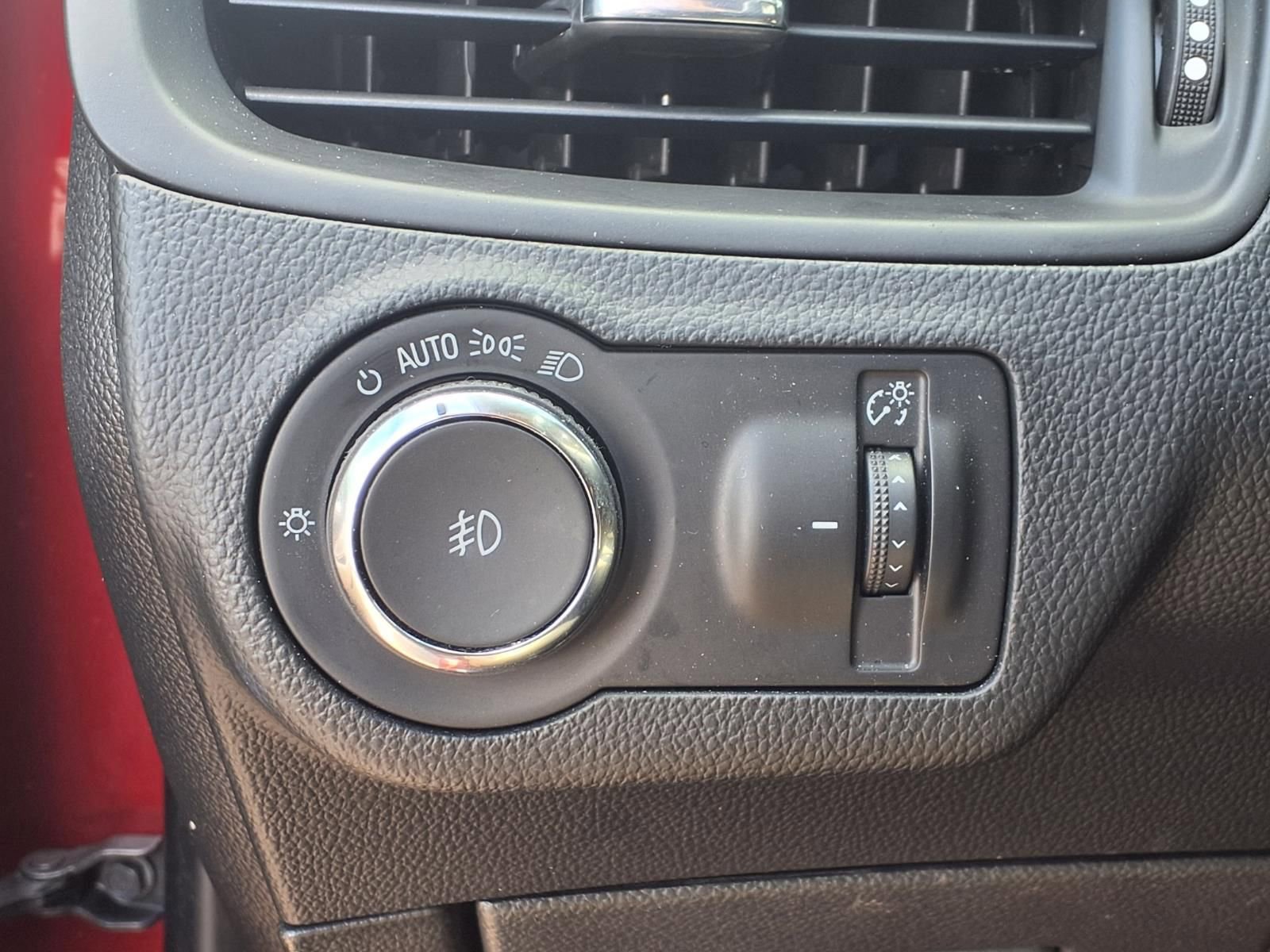 Used 2018 Buick Envision Essence image 12