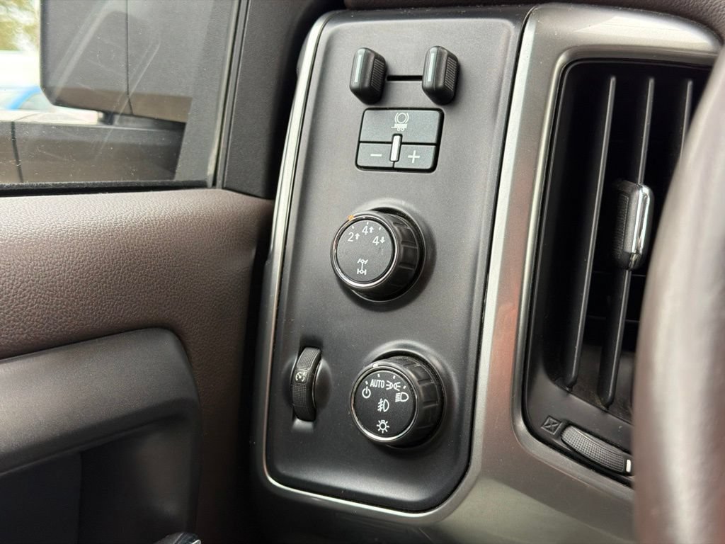 Used 2015 Chevrolet Silverado 2500 LT w/ LT Convenience Package AWD/4WD image 26