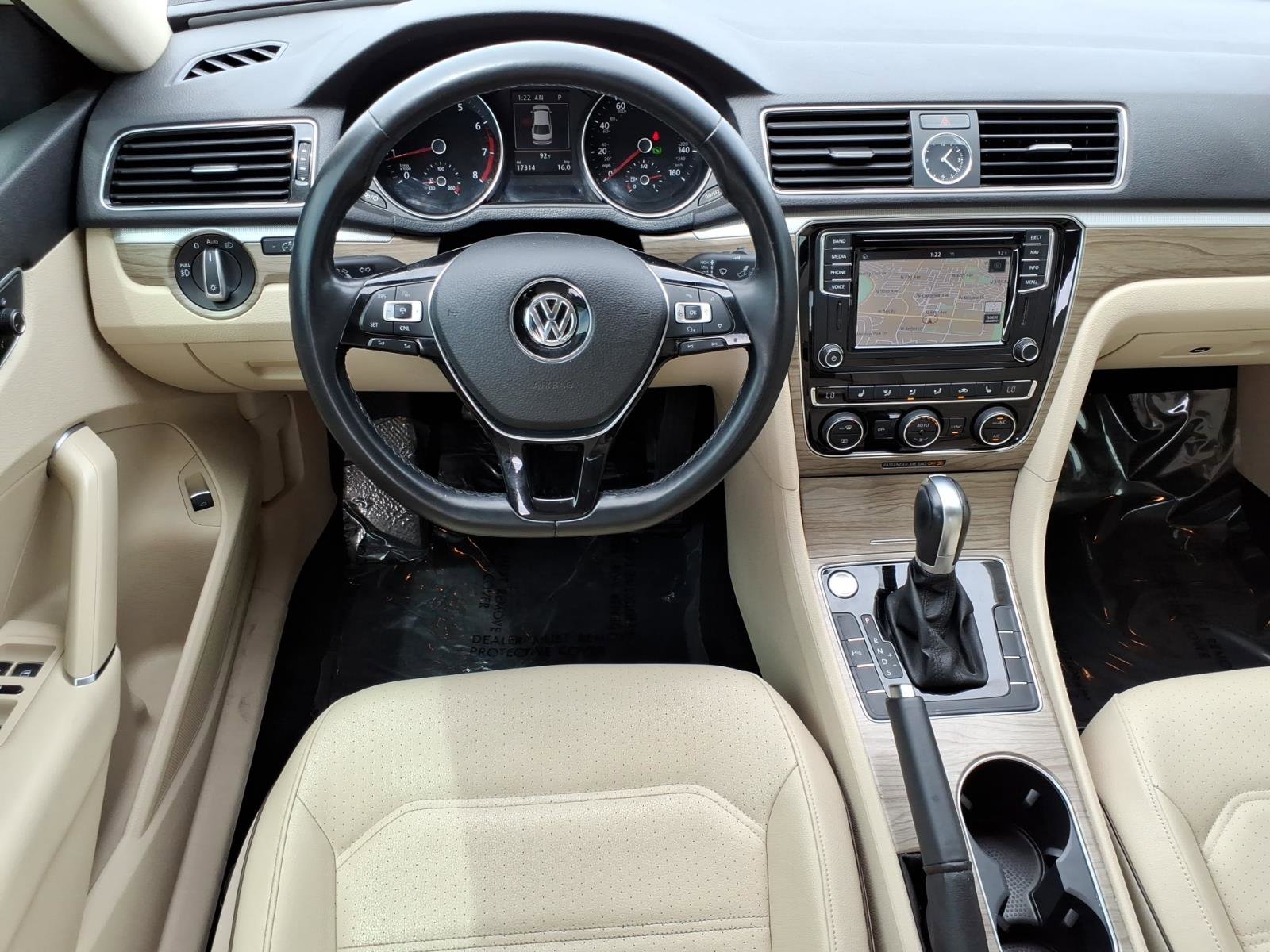 Used 2017 Volkswagen Passat 1.8T SE image 25