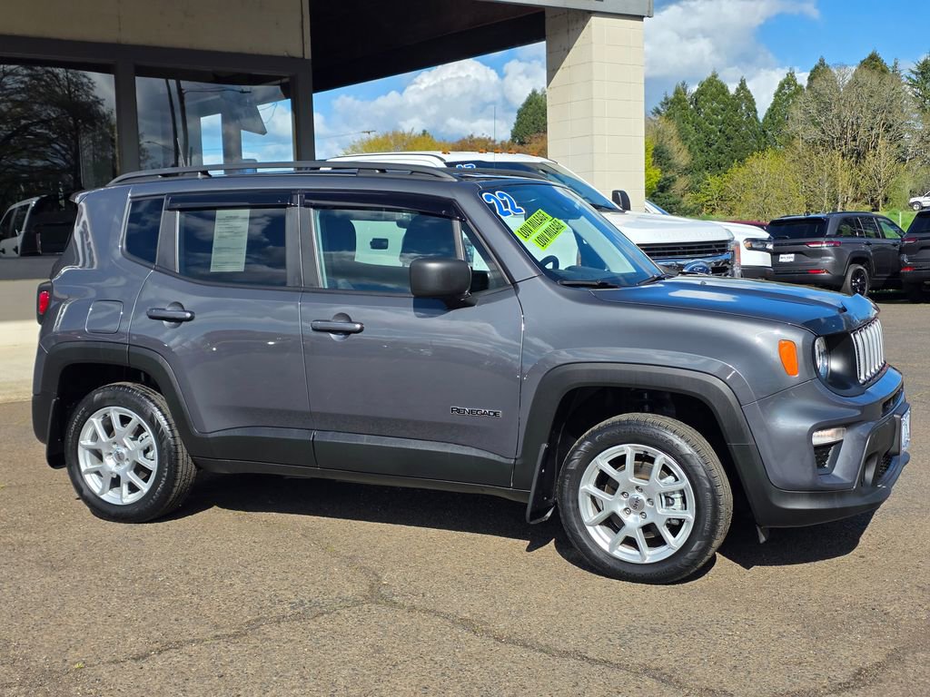 Used 2022 Jeep Renegade Sport w/ Sport Appearance Group image 3