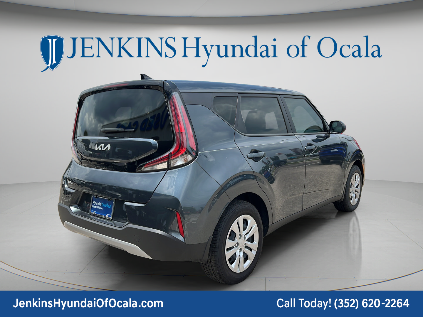 Used 2025 Kia Soul LX FWD image 3
